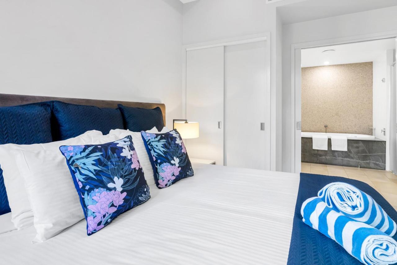 Elysium Private Apartments Triton By The Sea Палм Коув Екстериор снимка